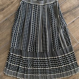 NWOT Who What Wear long pleated skirt, size 8